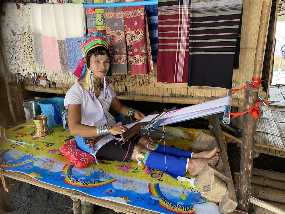Long neck Karen woman